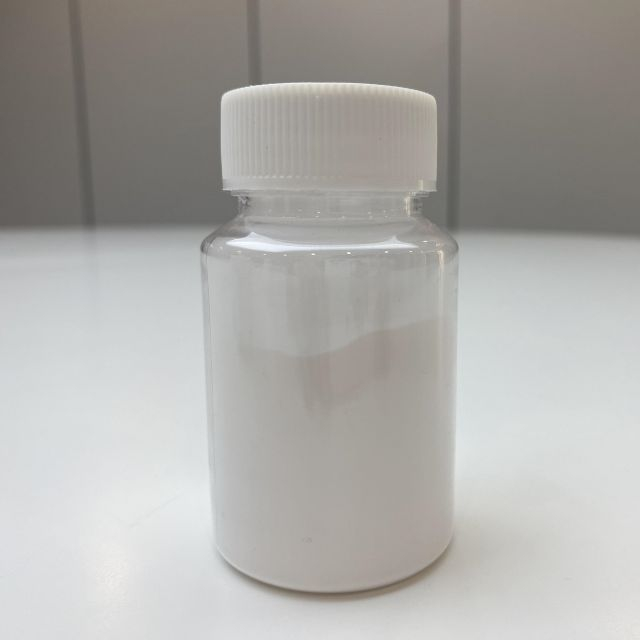 Salicylic Acid และ Hydroxypropyl Cyclodextrin ควบคุมความมัน (40%) ป้องกันสิว ป้องกันแบคทีเรีย ป้องกันรังแค